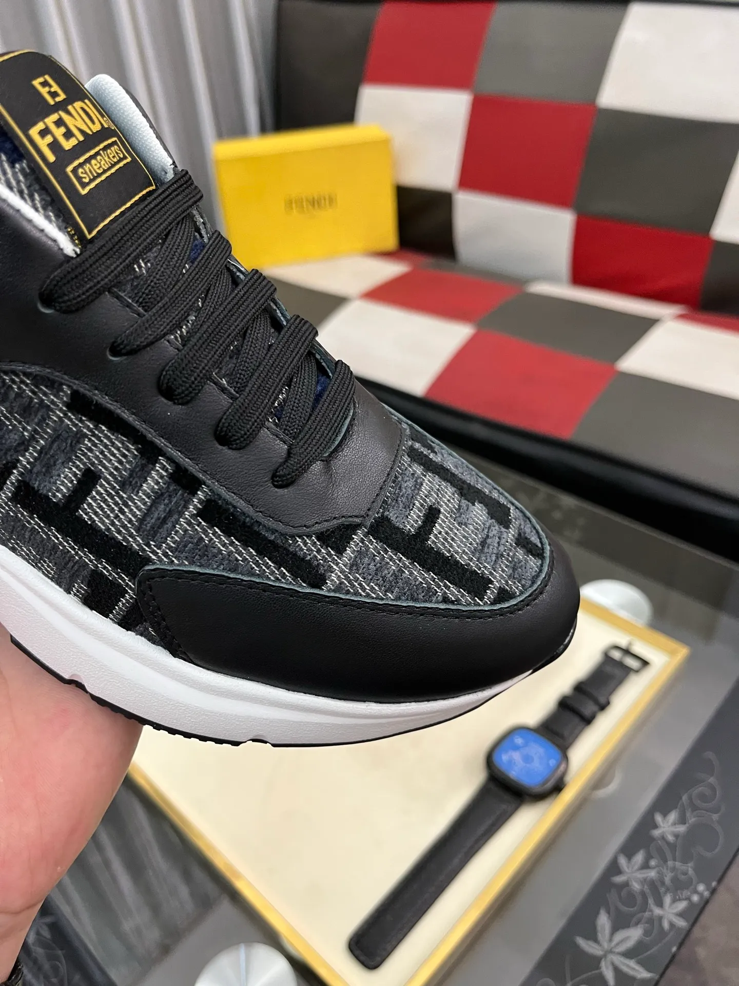 Men's Men's Shoes💰458⌚️⌚️[Fendi] Fendi's latest casual shoes for men! Available at counters simultaneously! Made entirely of imported top-grain calfskin, the interior is made of top-grain water-dyed cowhide, and the original factory-supplied rubber outsole. Leading new fashion concepts. Matching code: 38-442️⃣Colors available